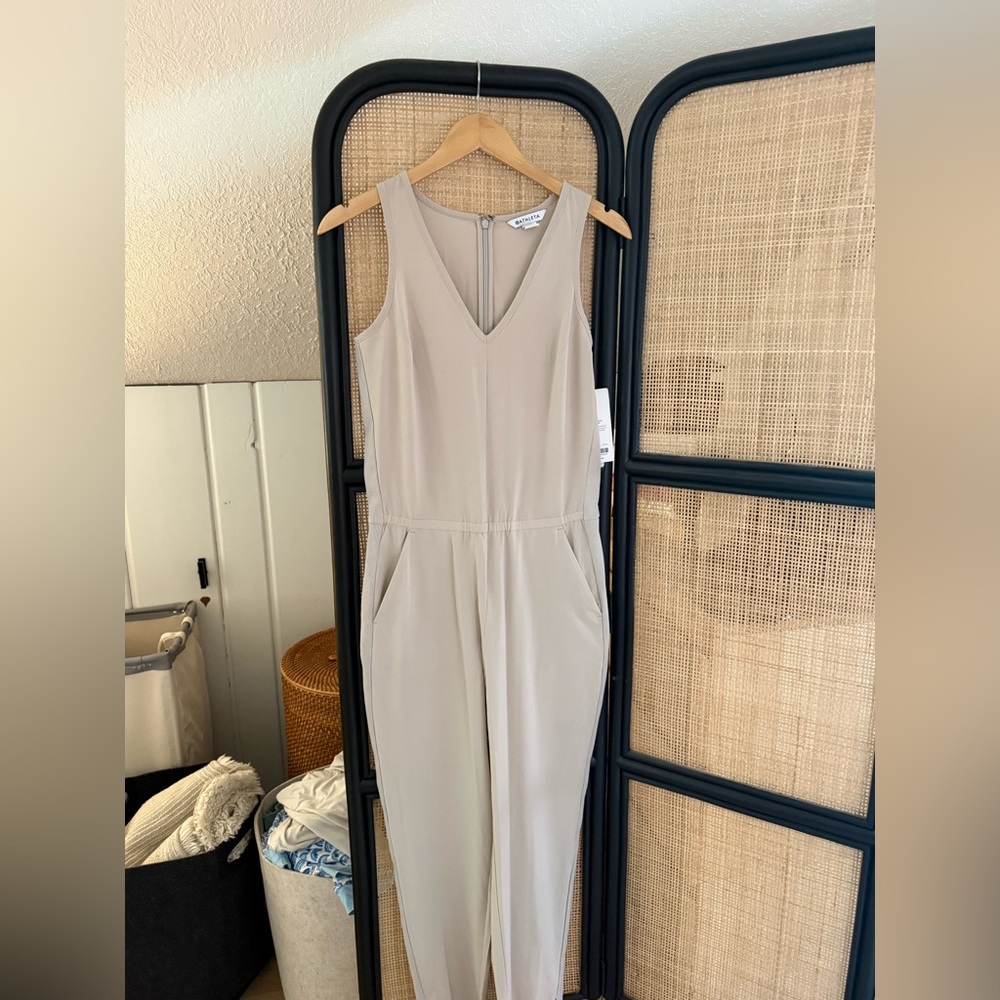 Athleta Beige Sleeveless V-Neck Jumpsuit-worn once no longer is nwt